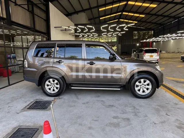 Mitsubishi Montero 2013 photo 4