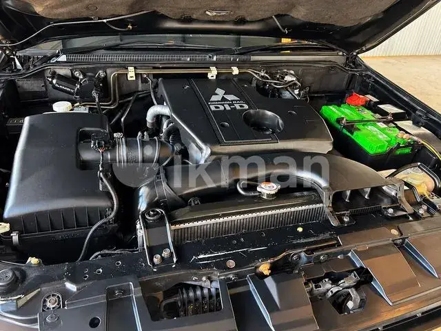 Mitsubishi Montero 2013 photo 3