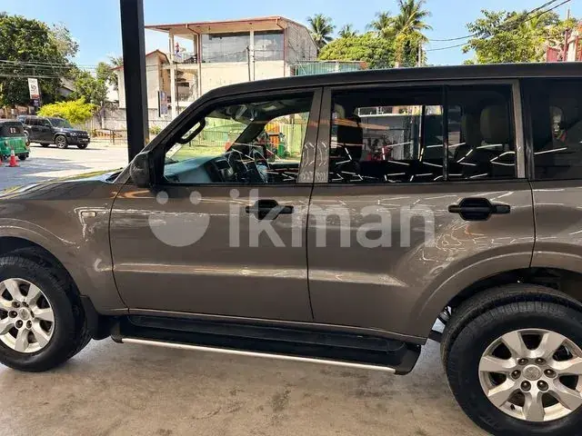 Mitsubishi Montero 2013 photo 2