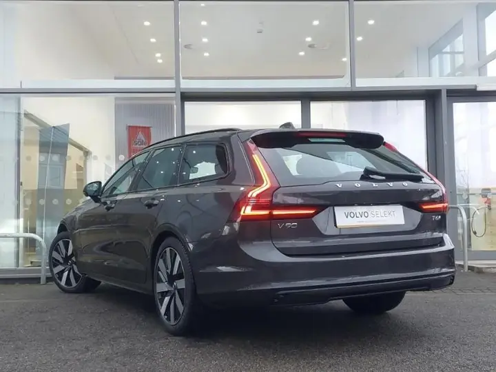 Volvo V90 2025 photo 2