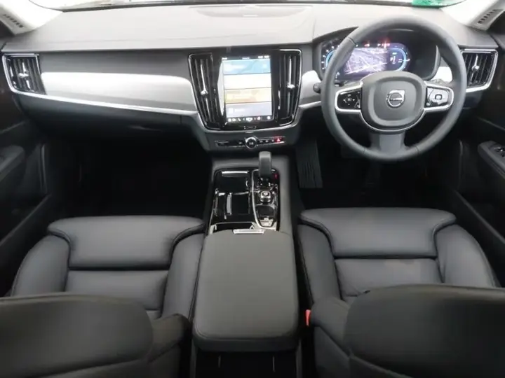 Volvo V90 2025 photo 3