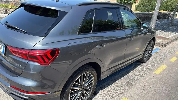 Audi Q3 2023 photo 2