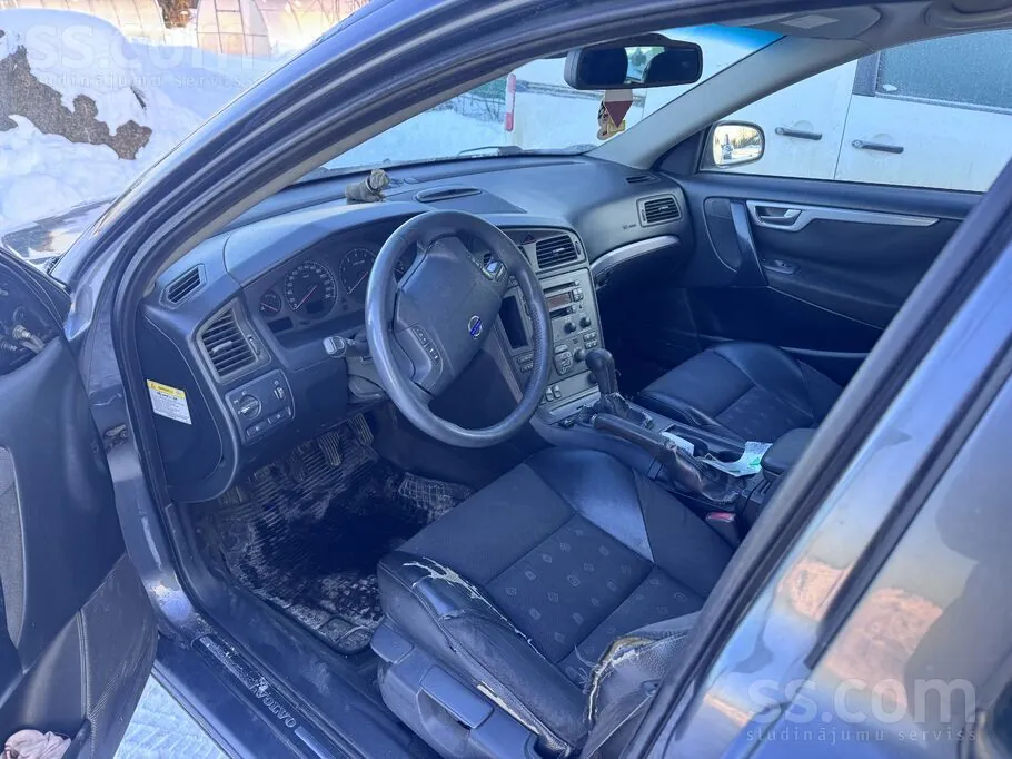 Volvo V70 2002 photo 2