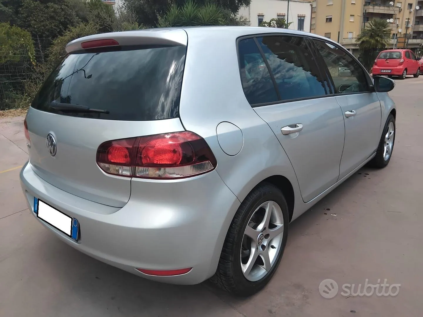 Volkswagen Golf 2010 photo 4