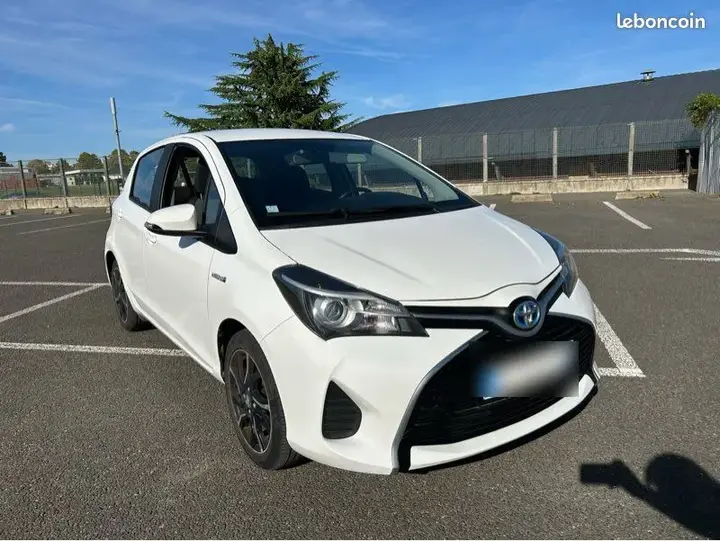 Toyota Yaris 2016 photo 2