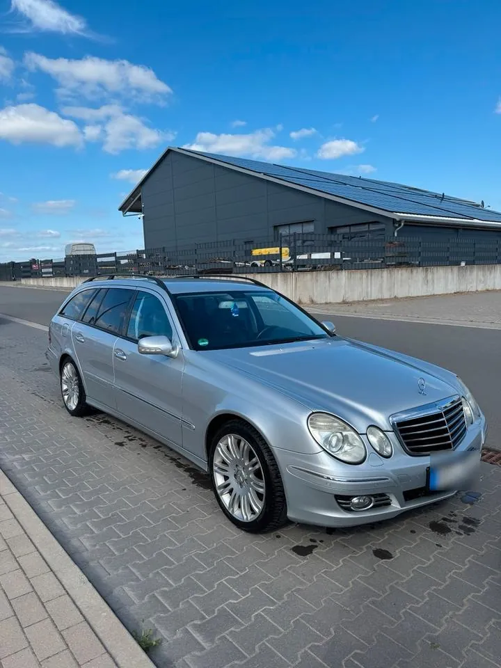 Mercedes-Benz E320