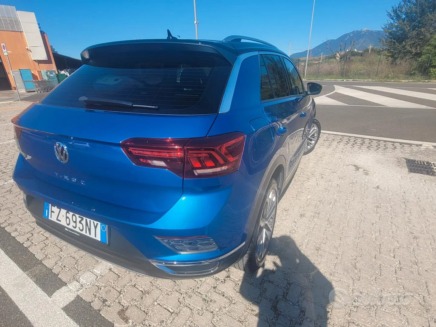 Volkswagen T-Roc 2019 photo 2