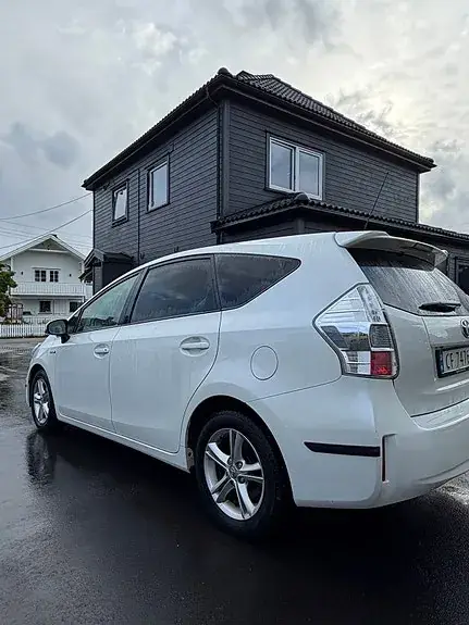 Toyota Prius 2014 photo 4