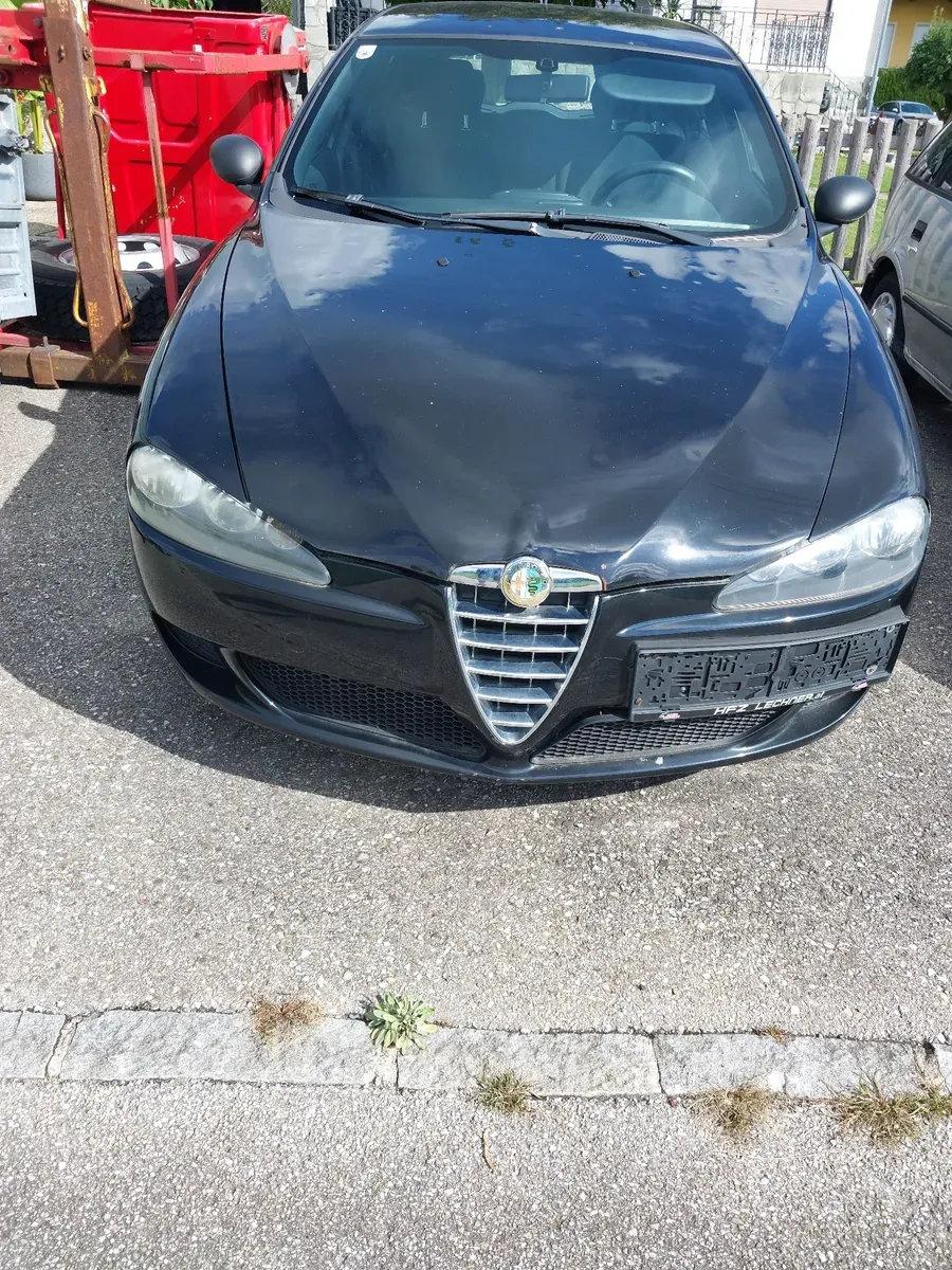 Alfa Romeo 147 2009 photo 2