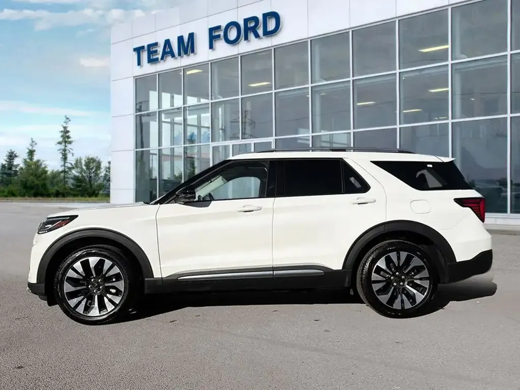 Ford Explorer 2026 photo 3