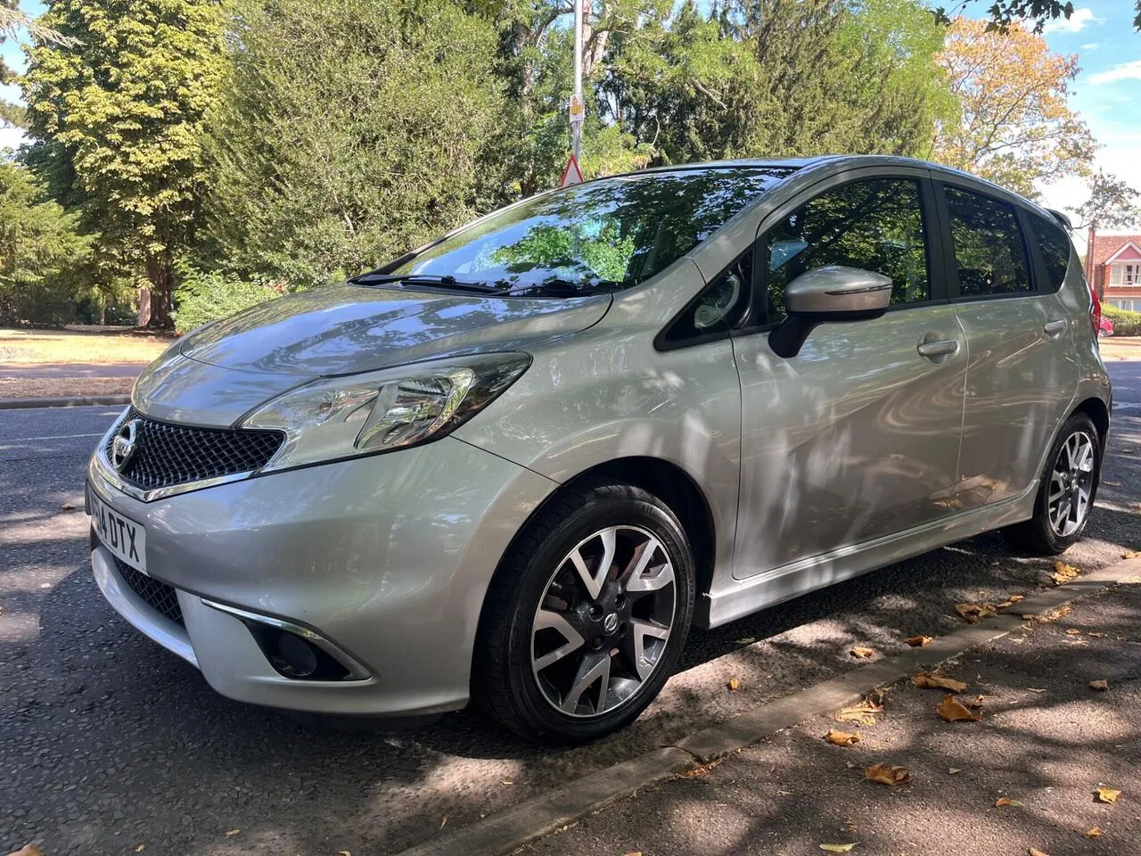 Nissan Note 2014 photo 2
