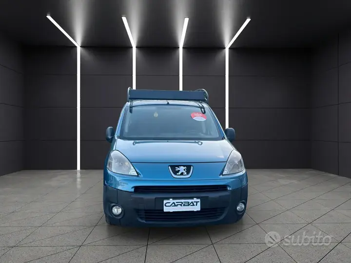Peugeot Partner Tepee 2011 photo 2