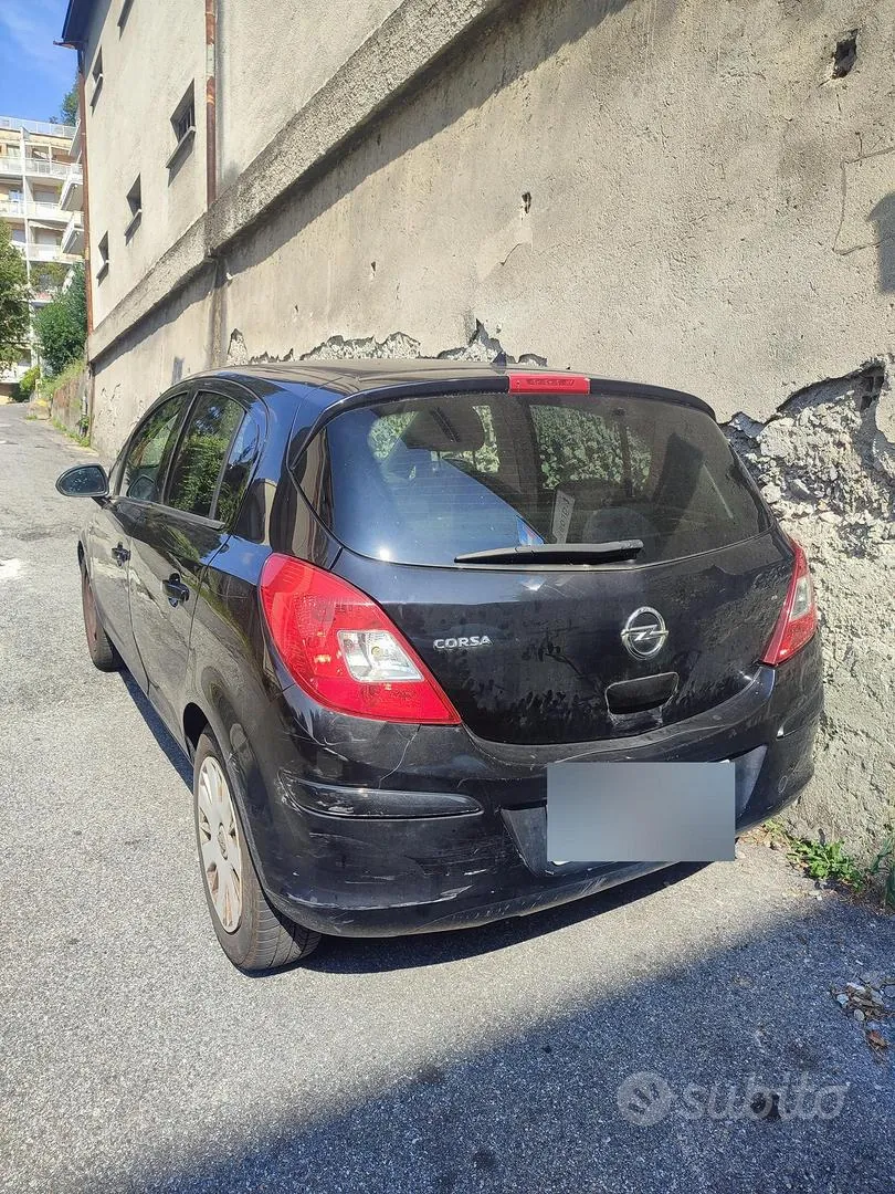 Opel Corsa 2010 photo 2