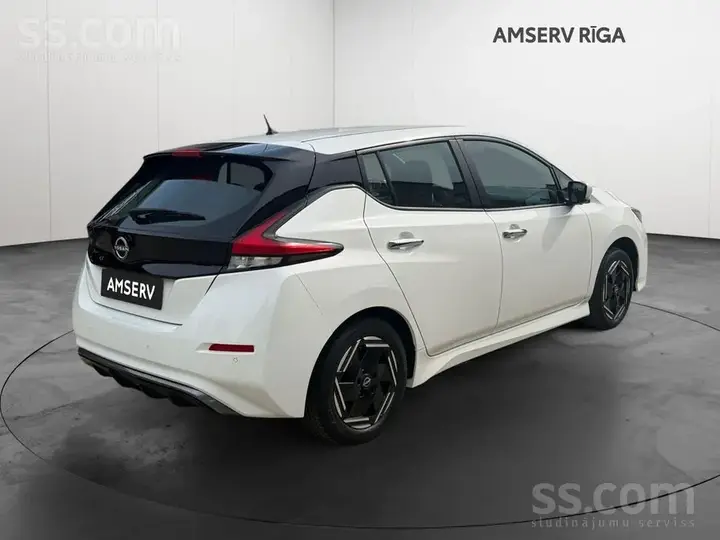 Nissan Leaf 2022 photo 2