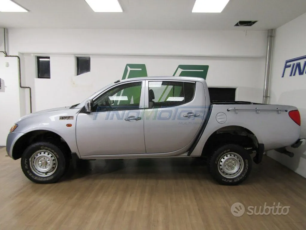 Mitsubishi L200 2009 photo 5
