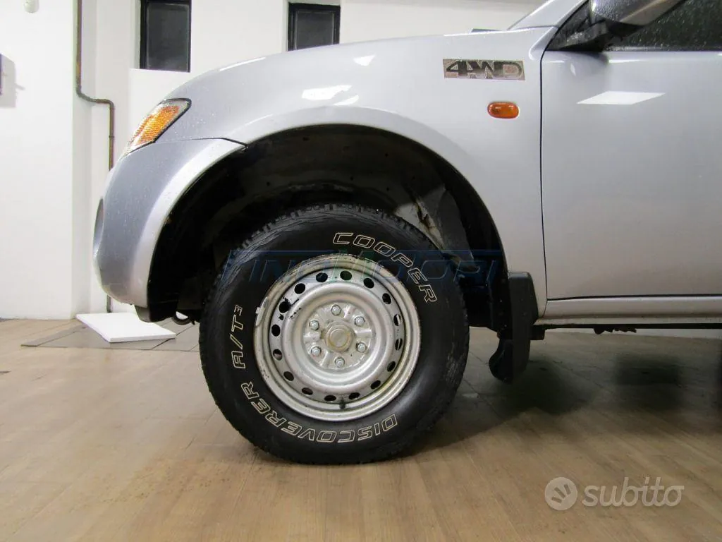 Mitsubishi L200 2009 photo 4
