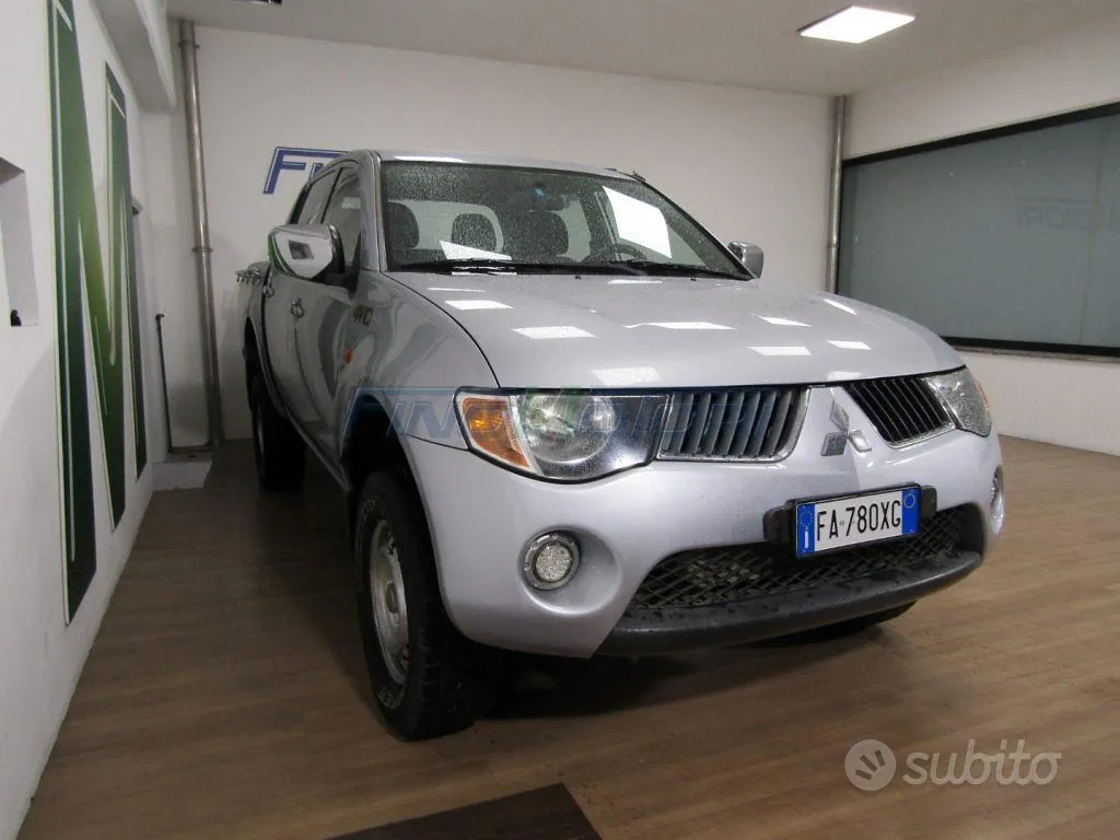 Mitsubishi L200 2009 photo 3