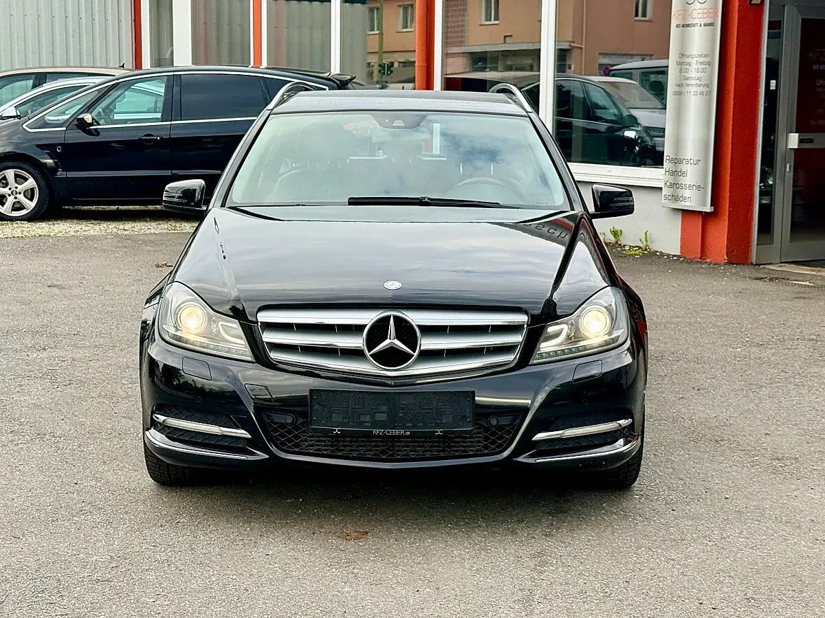 Mercedes-Benz C-Class 2012 photo 3