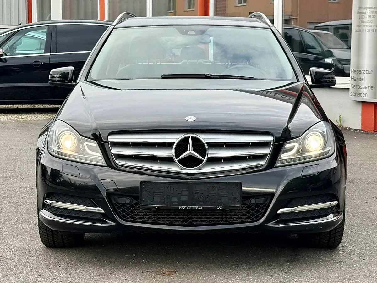 Mercedes-Benz C-Class 2012 photo 2