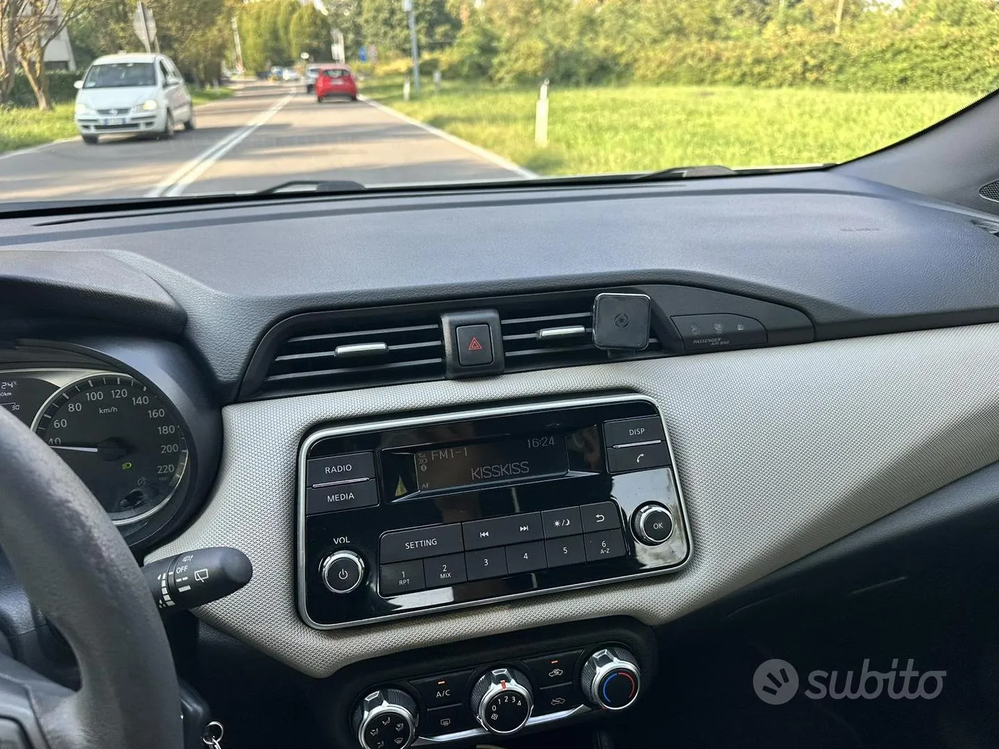 Nissan Micra 2018 photo 5