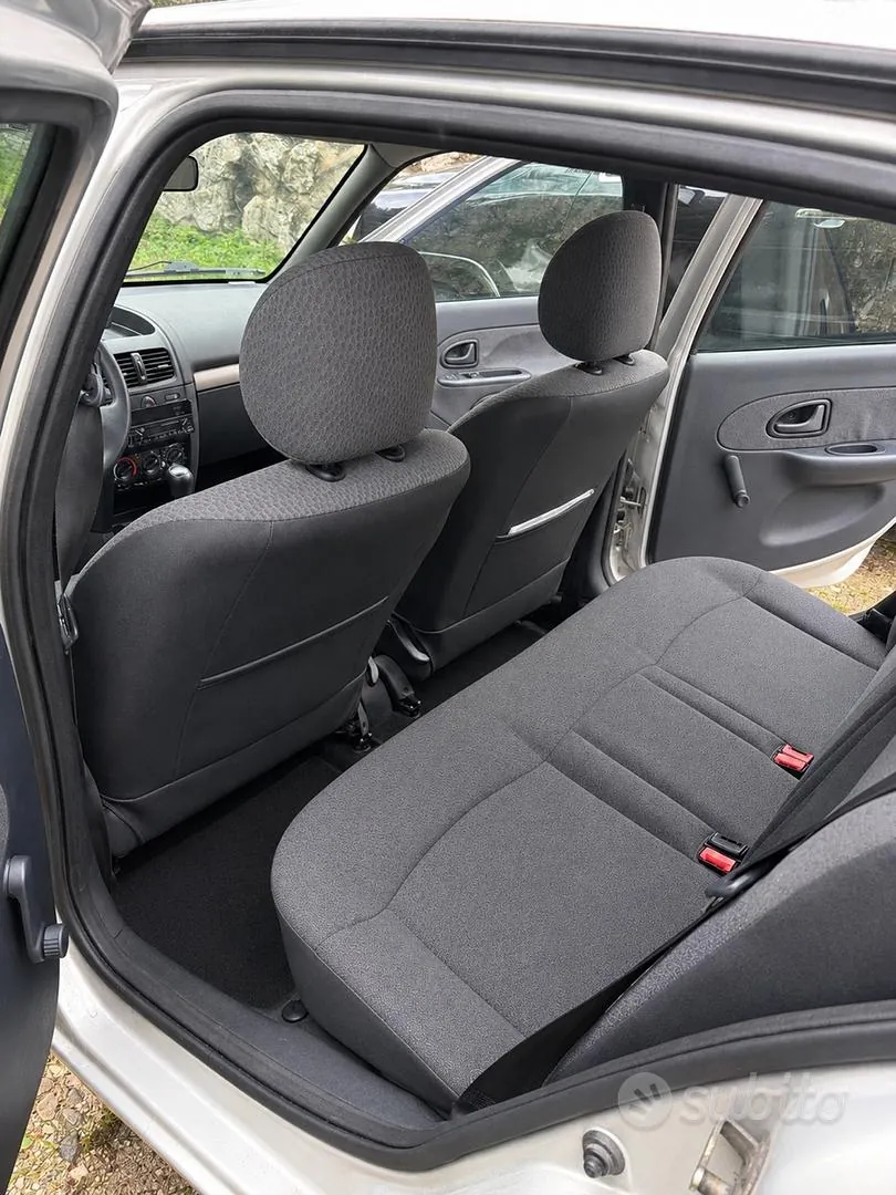 Renault Clio 2005 photo 4