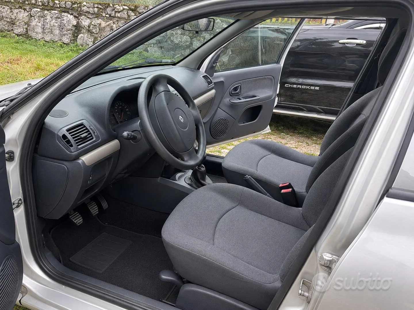 Renault Clio 2005 photo 2