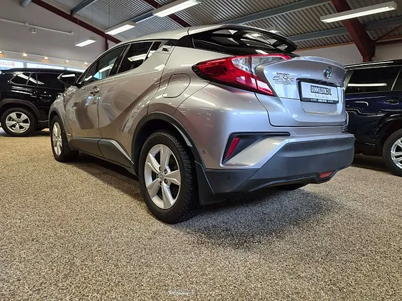Toyota C-Hr 2017 photo 4