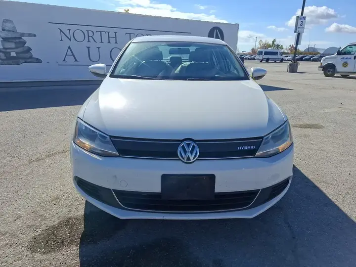 Volkswagen Jetta 2013 photo 2