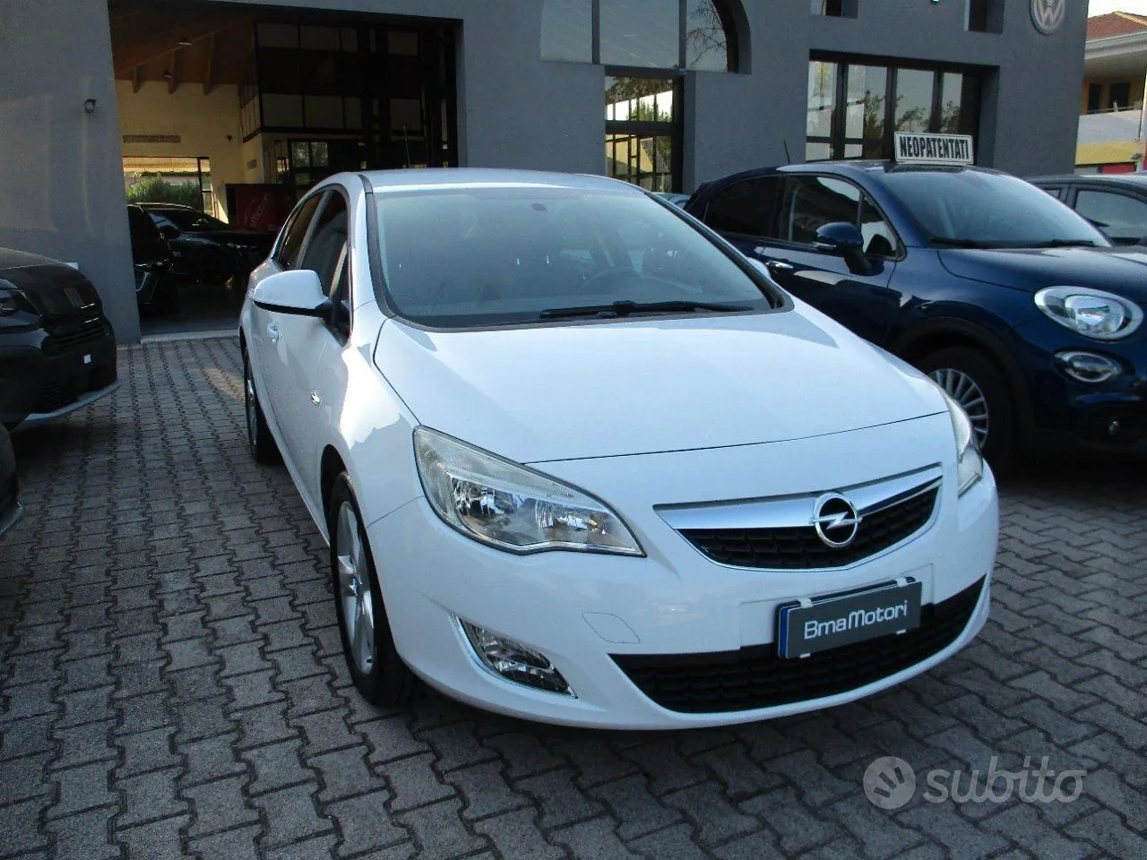 Opel Astra 2013 photo 2