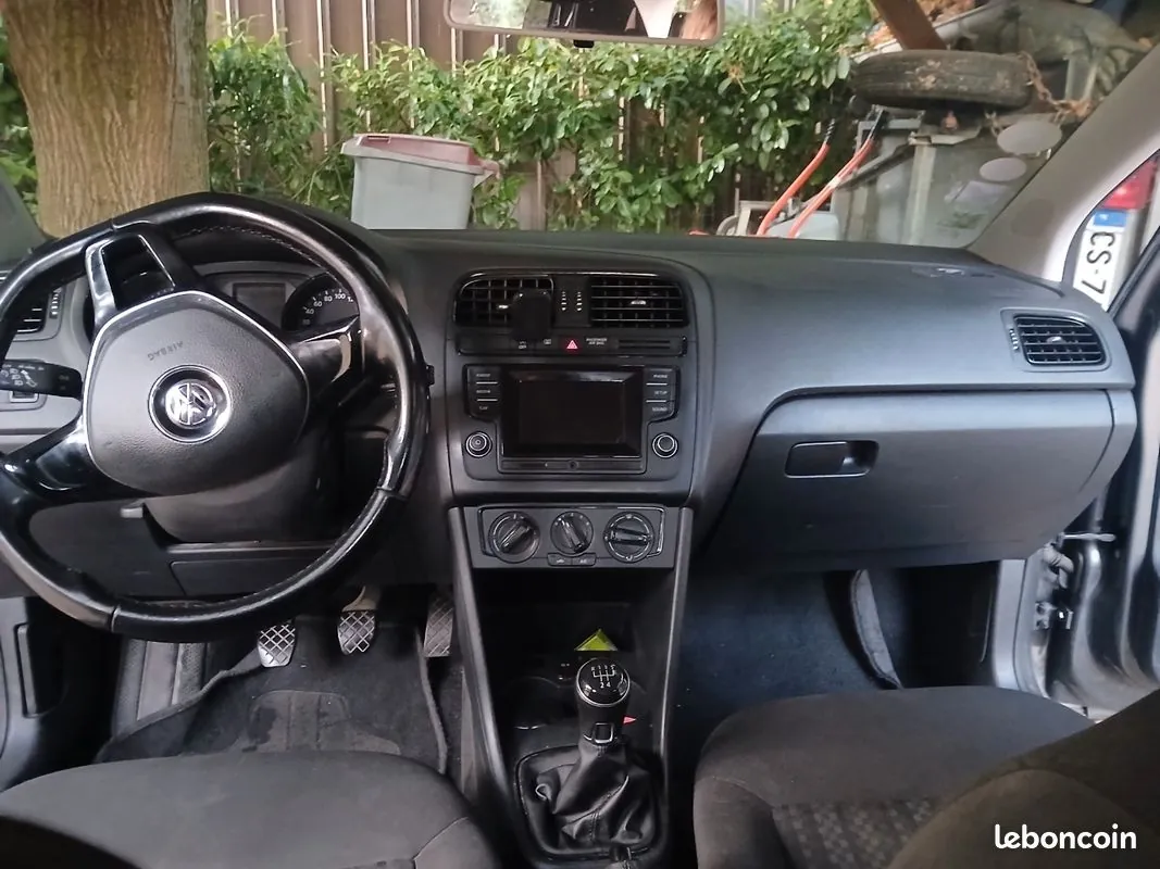 Volkswagen Polo 2017 photo 2