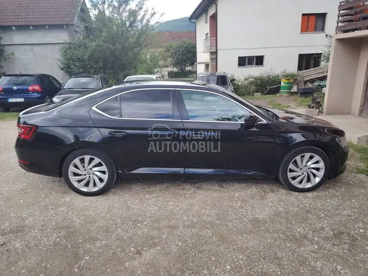 Skoda Superb 2015 photo 4