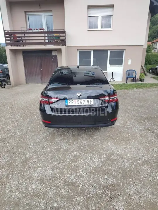 Skoda Superb 2015 photo 5