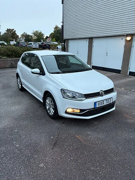 Volkswagen Polo 2015 photo 2