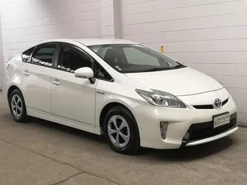 Toyota Prius 2014 photo 2