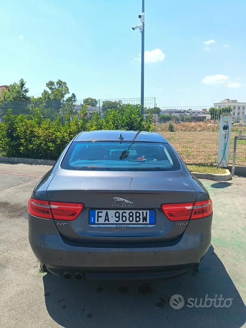 Jaguar Xe 2015 photo 4