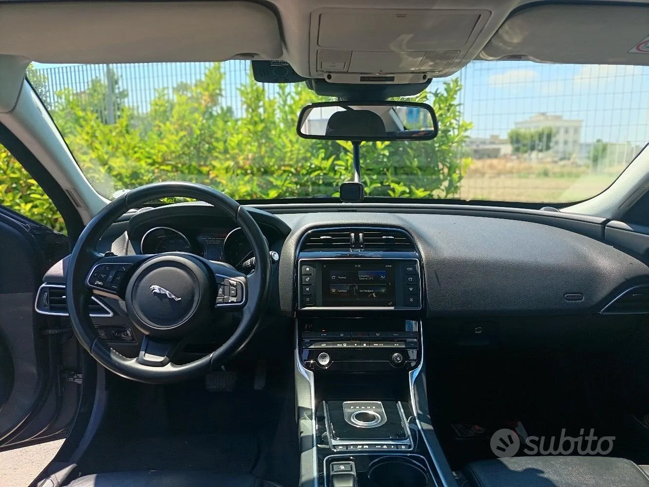Jaguar Xe 2015 photo 5