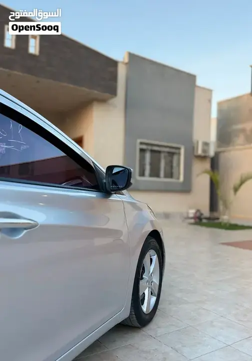 Hyundai Elantra 2012 photo 4