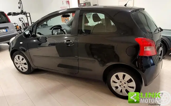 Toyota Yaris 2007 photo 3