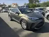 Toyota C-Hr 2022 photo 2