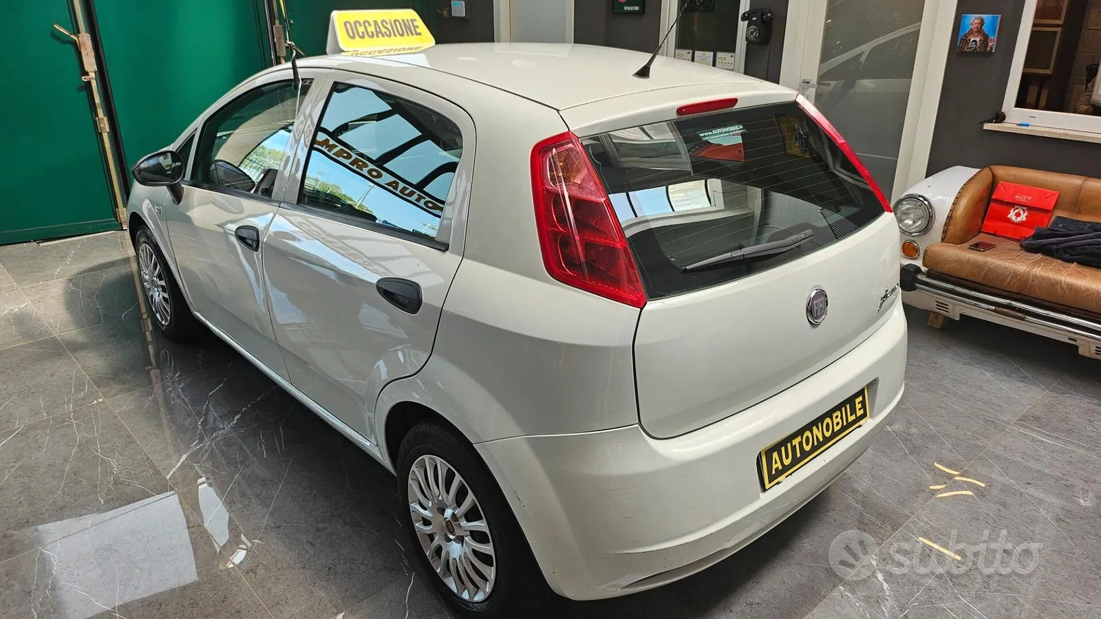 Fiat Grande Punto 2011 photo 5