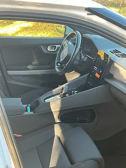 Polestar 2 2022 photo 2