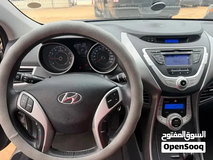 Hyundai Elantra 2012 photo 3