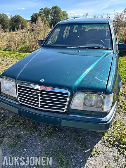 Mercedes-Benz E-Class 1995 photo 2