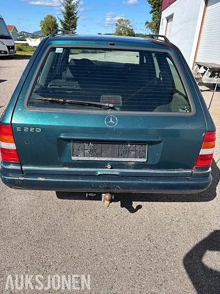 Mercedes-Benz E-Class 1995 photo 4