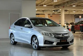 Honda Grace 2015 photo 2