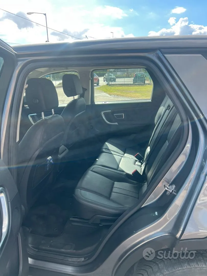 Land Rover Discovery Sport 2016 photo 4