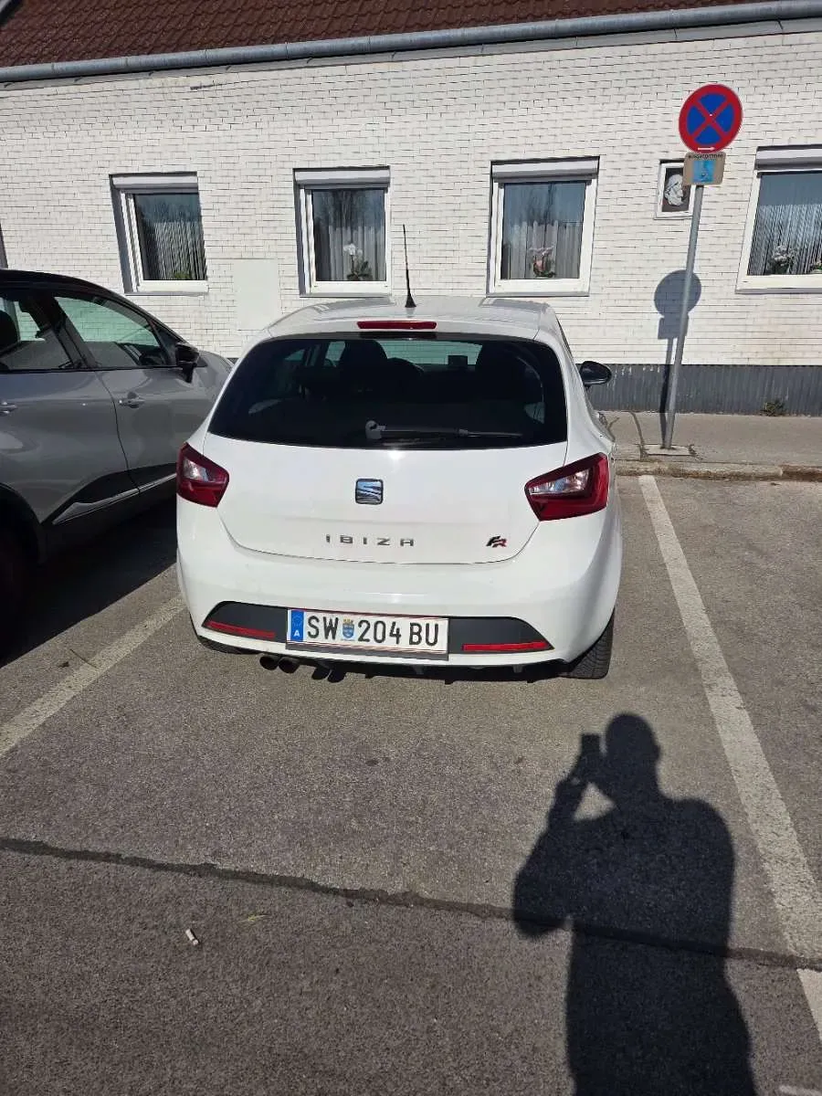 Seat Ibiza 2015 photo 3