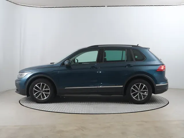 Volkswagen Tiguan 2022 photo 2