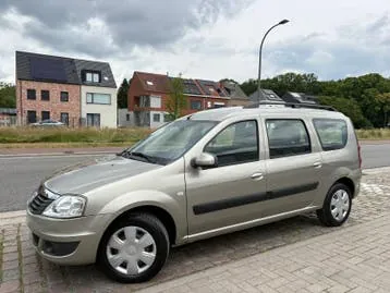 Dacia Logan 2011 photo 3