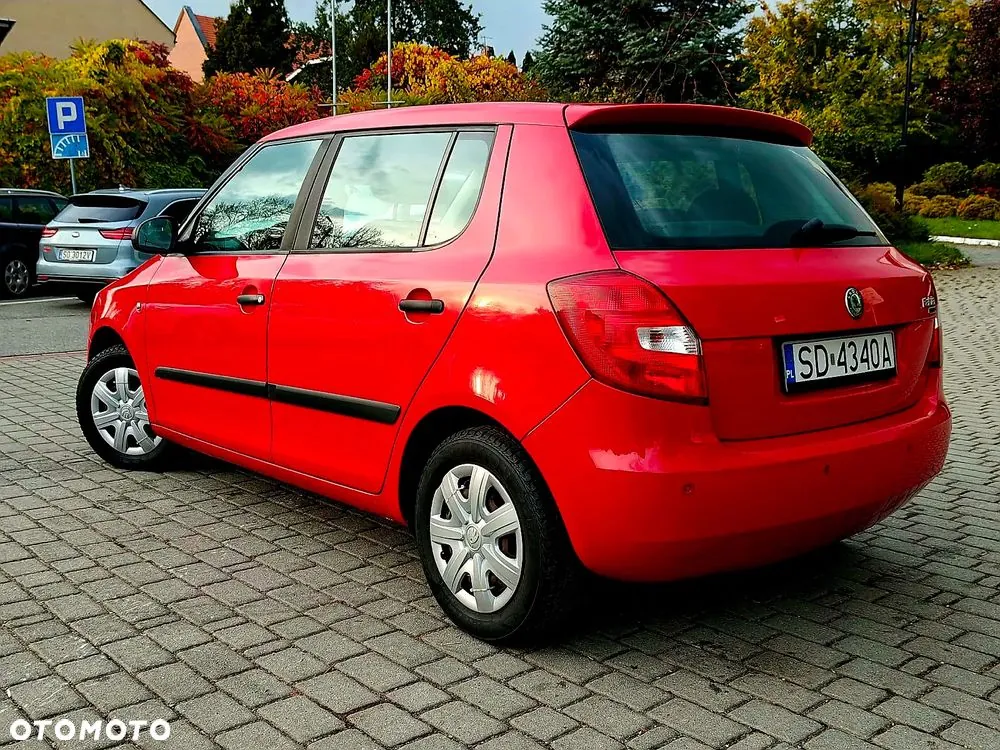 Skoda Fabia 2008 photo 3